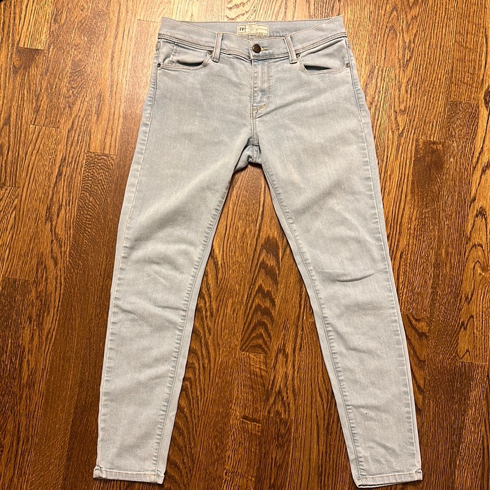 Free People size 27 light washed skinny jeans
